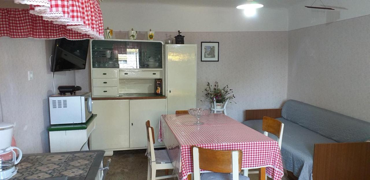 Rural Apartment Carolina Zrenj Екстер'єр фото