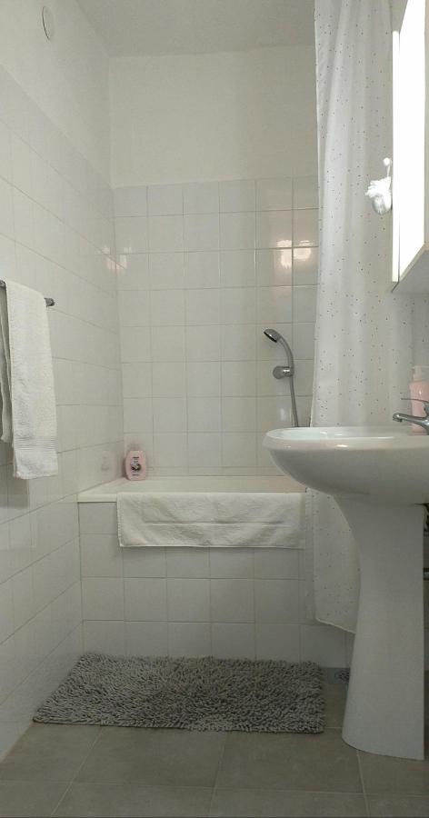 Rural Apartment Carolina Zrenj Екстер'єр фото