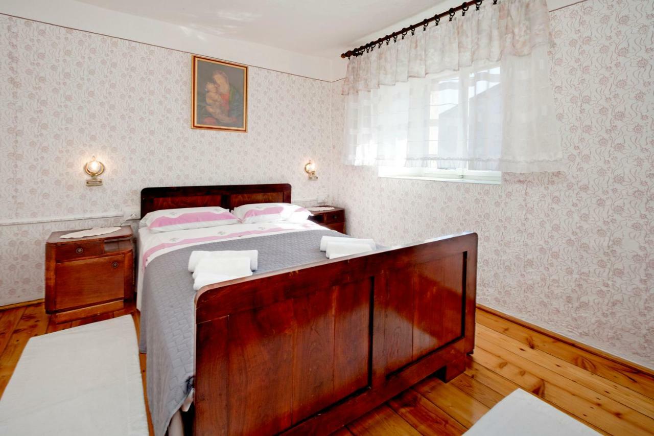 Rural Apartment Carolina Zrenj Екстер'єр фото