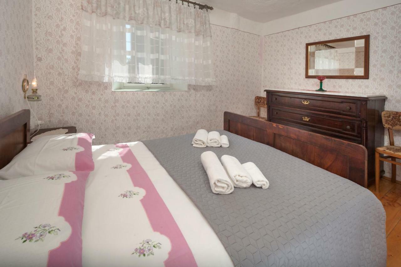 Rural Apartment Carolina Zrenj Екстер'єр фото