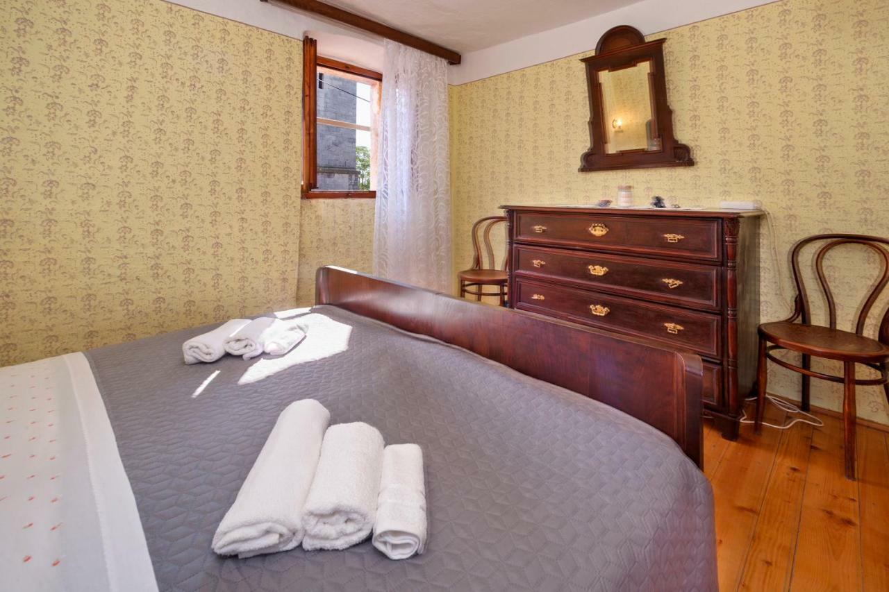 Rural Apartment Carolina Zrenj Екстер'єр фото